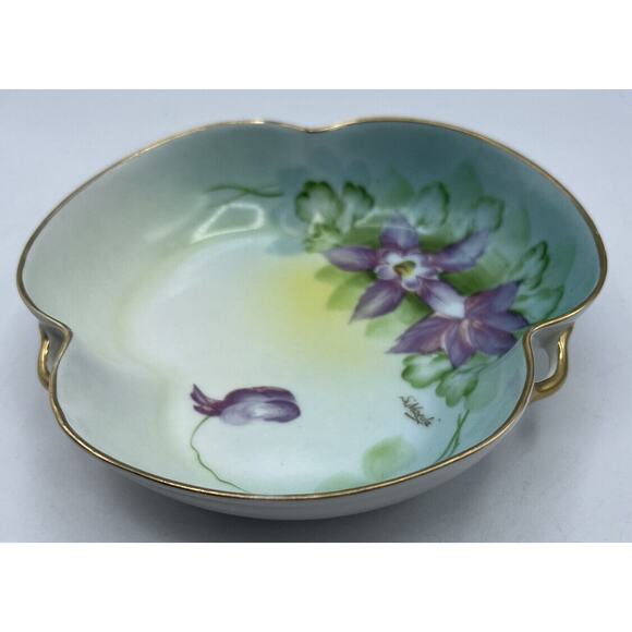 Candy Dish ceramic Meito China Hand Painted Japan Purple Iris Signed S. Moeda - Picture 1 of 5